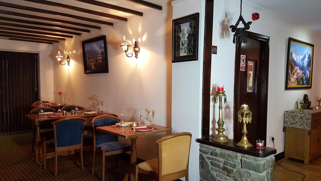 New Gurkha Inn Brecon Buitenkant foto