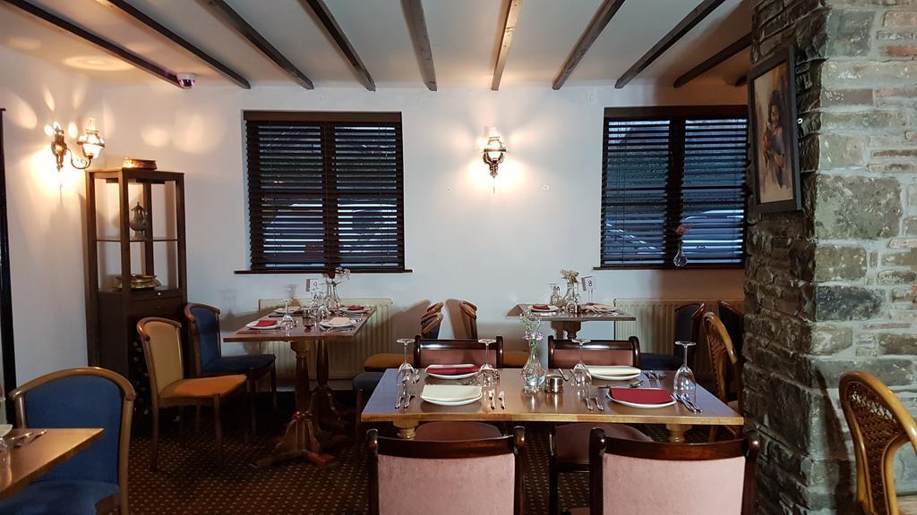 New Gurkha Inn Brecon Buitenkant foto