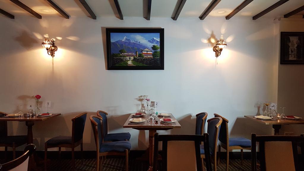 New Gurkha Inn Brecon Buitenkant foto